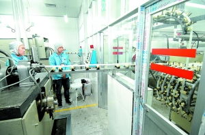 70條生產(chǎn)線年底可投入生產(chǎn) 神冠蛋白腸衣公司完善技改工程加快建設(shè)新生產(chǎn)基地