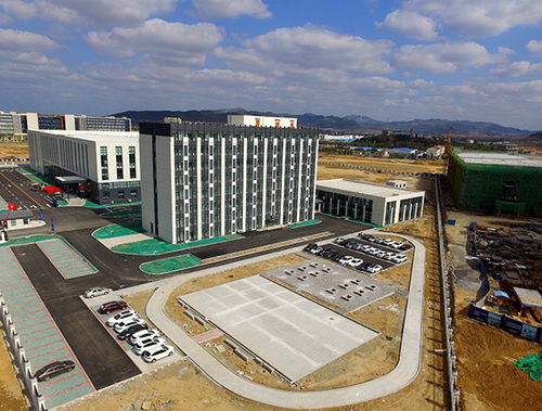 火炬高技術產業開發區 時政要聞 前三季度,24個項目全部開工建設,12個項目已投產使用