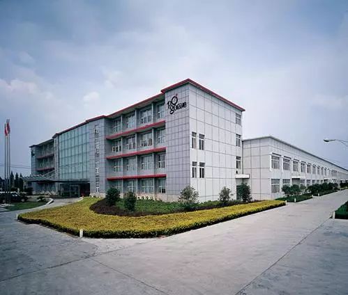 美麗的夜晚 馨藝裝飾攜手主材聯(lián)盟商品格吊頂祝您平安夜快樂(lè)